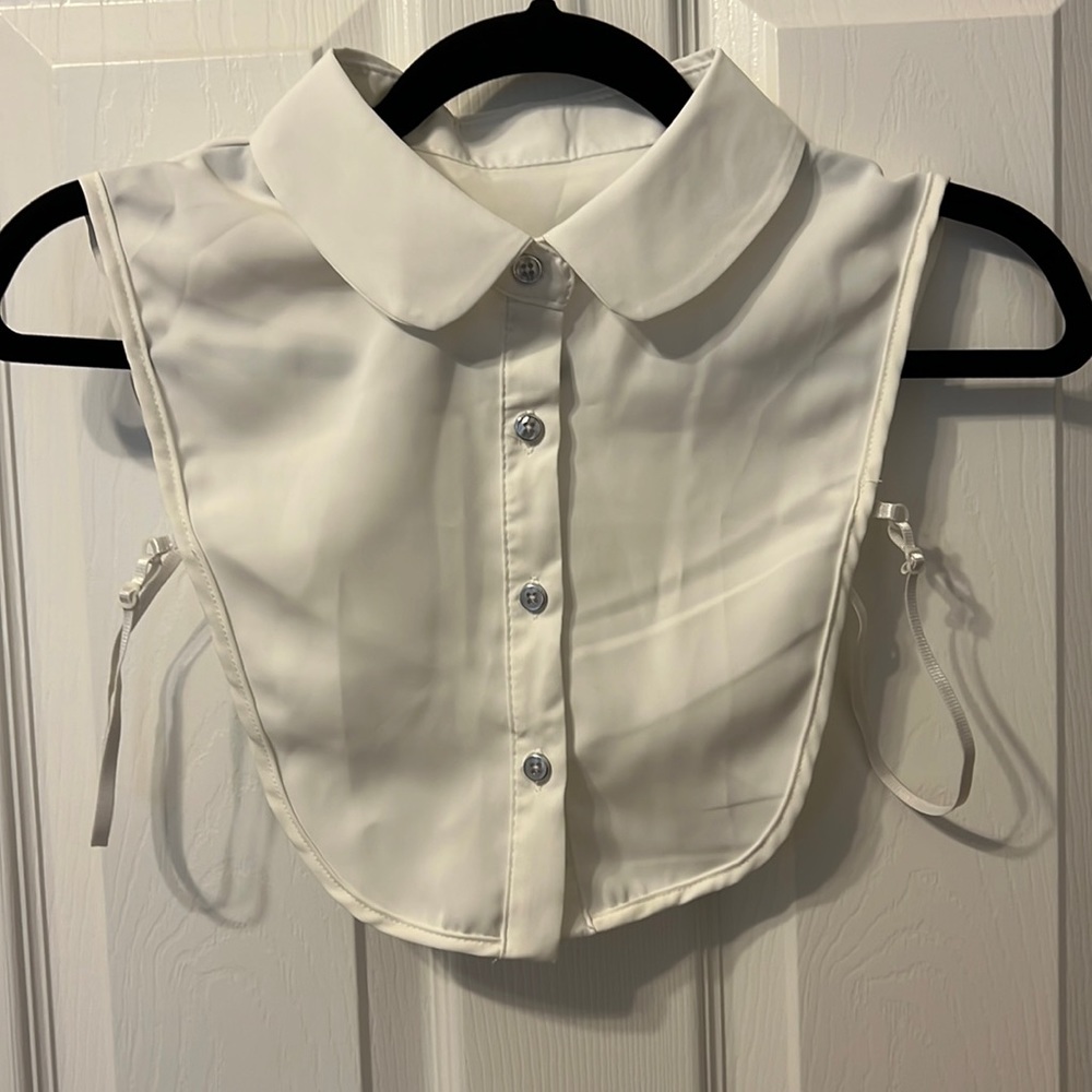 Dickey collar